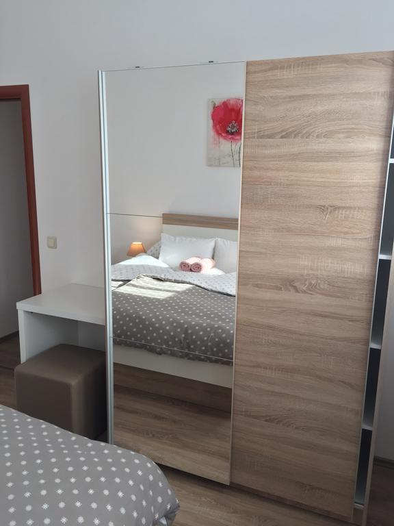 Apartments Petra สลูน ภายนอก รูปภาพ