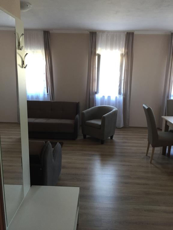 Apartments Petra สลูน ภายนอก รูปภาพ
