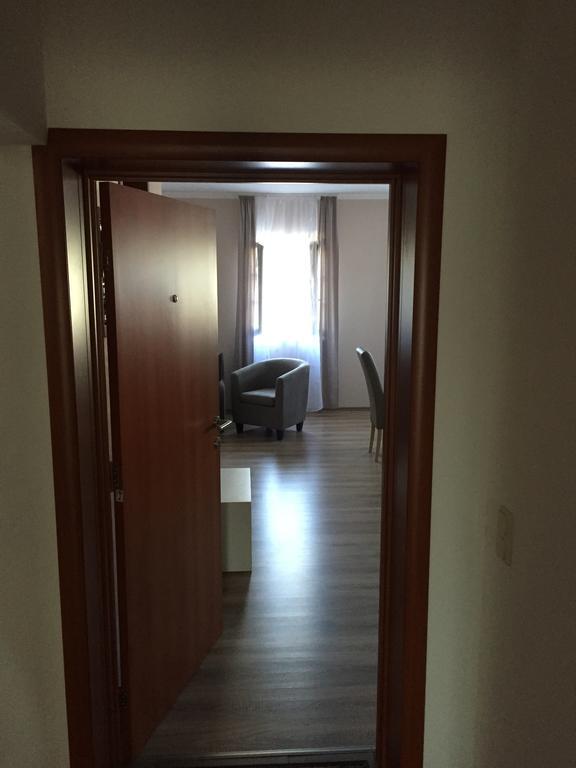 Apartments Petra สลูน ภายนอก รูปภาพ