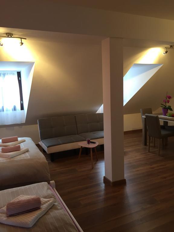Apartments Petra สลูน ภายนอก รูปภาพ